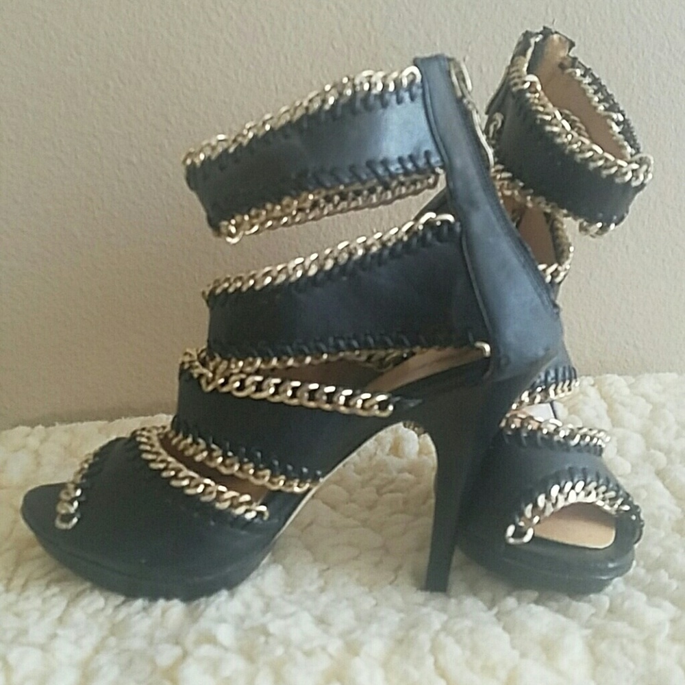 Shoes - Picture 3 of 8